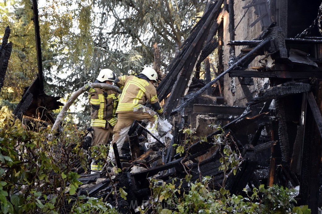 Grossfeuer Einfamilienhaus Siegburg Muehlengrabenstr P1119.JPG - Miklos Laubert